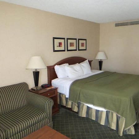 Howard Johnson グランドフォークス エクステリア 写真