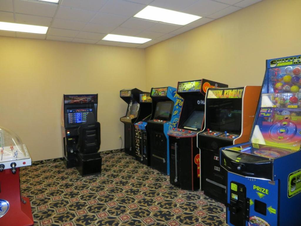 Howard Johnson グランドフォークス エクステリア 写真